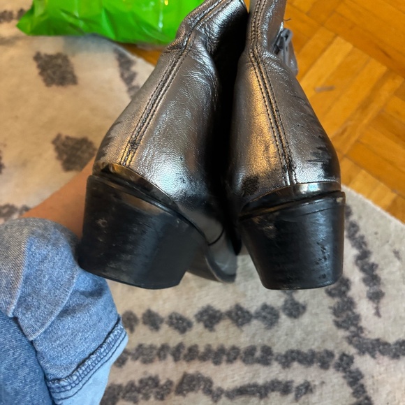 Early 2010s toyshop Real Leather silver cowboy booties - Picture 3 of 7